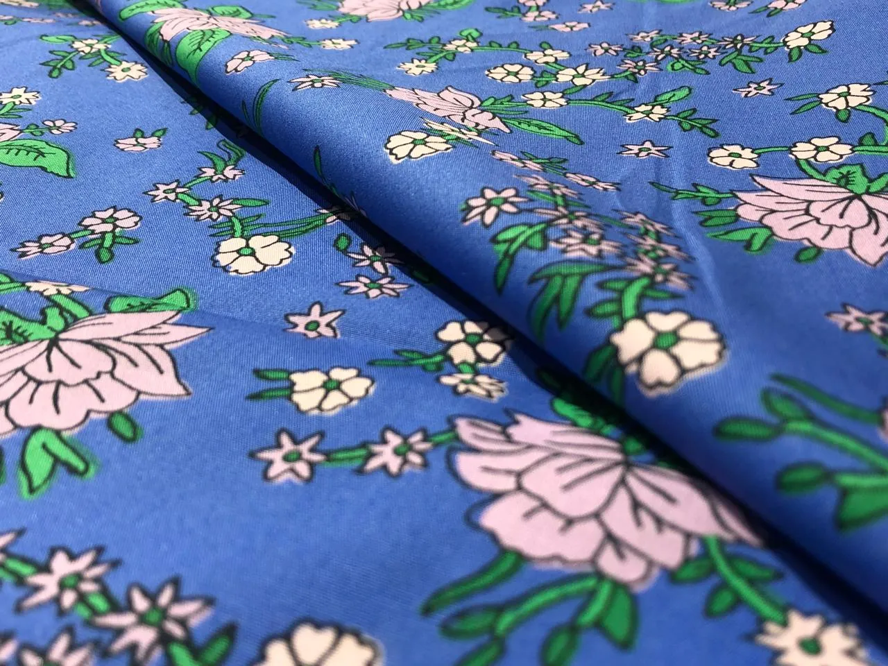 100% Cotton Poplin PRINT   58" wide RETRO BEACH available in 3 different prints pink ,orange, blue ,yellow ,green waves / black jungle with pink and blue parrots and flowers AND blue with lavender pink flowers